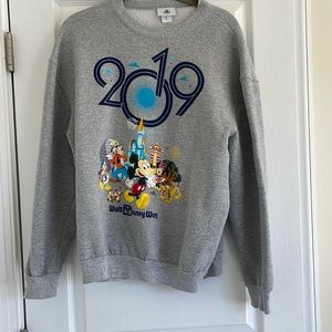 walt disney sweatshirt never worn